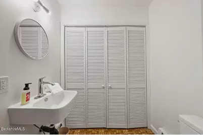 34 Galway Ct, Lenox, MA 01240 - Photo 10