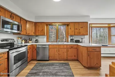 34 Galway Ct, Lenox, MA 01240 - Photo 6