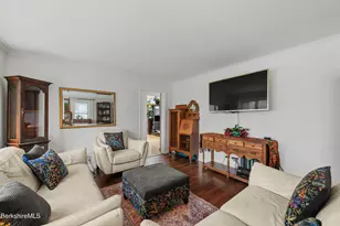 25 Calumet St, Pittsfield, MA 01201 - Photo 12