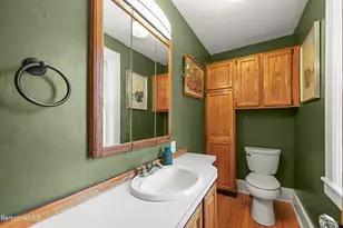 25 Calumet St, Pittsfield, MA 01201 - Photo 24