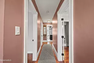 25 Calumet St, Pittsfield, MA 01201 - Photo 26