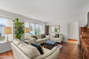 25 Calumet St, Pittsfield, MA 01201 - Photo 10