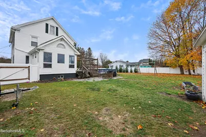 25 Calumet St, Pittsfield, MA 01201 - Photo 46
