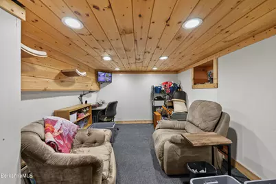 25 Calumet St, Pittsfield, MA 01201 - Photo 38