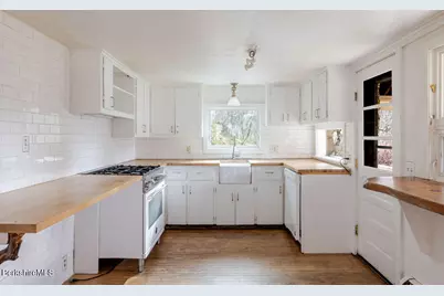 26 Lenox Rd, West Stockbridge, MA 01266 - Photo 8