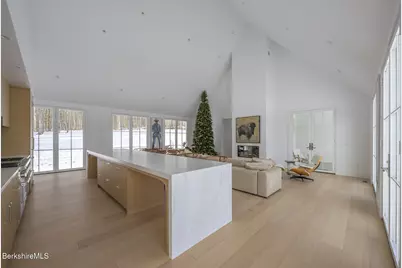 21A Interlaken Rd, Stockbridge, MA 01262 - Photo 6