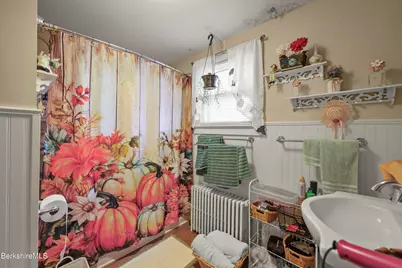 3-5 Melrose St, Adams, MA 01220 - Photo 12