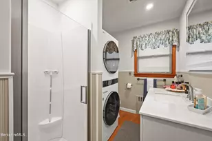 35 Melrose St, Adams, MA 01220 - Photo 32