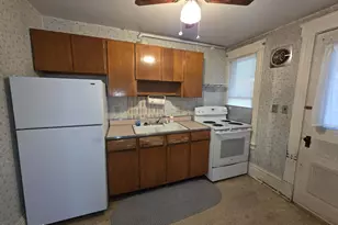 35 Melrose St, Adams, MA 01220 - Photo 22