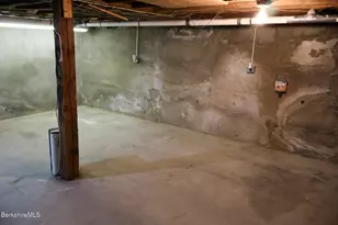 9 Beecher St, Adams, MA 01220 - Photo 22