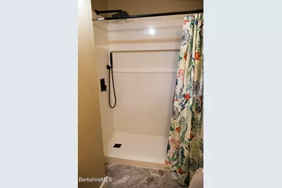 9 Beecher St, Adams, MA 01220 - Photo 8
