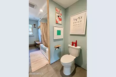 96 E. Quincy St, North Adams, MA 01247 - Photo 14