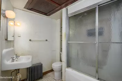 52 Alger St, Adams, MA 01220 - Photo 16