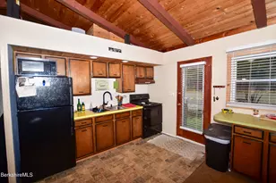 260 Sherwood Dr, Becket, MA 01223 - Photo 10