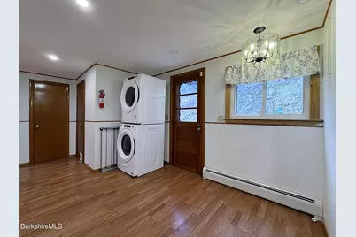 37 Fuller St, North Adams, MA 01247 - Photo 12