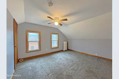 37 Fuller St, North Adams, MA 01247 - Photo 18