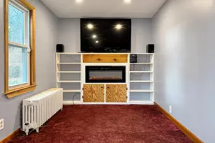 37 Fuller St, North Adams, MA 01247 - Photo 6