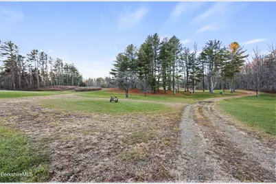 403 Churchill St, Pittsfield, MA 01201 - Photo 4