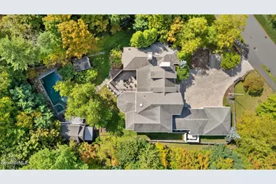 1 Pinecroft Dr, Lenox, MA 01240 - Photo 2