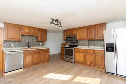 89-91 Pecks Rd, Pittsfield, MA 01201 - Photo 4