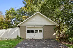 26 Davis St, Pittsfield, MA 01201 - Photo 24