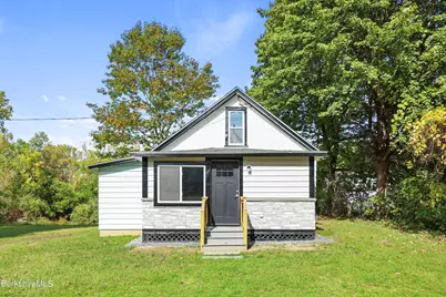 26 Davis St, Pittsfield, MA 01201 - Photo 2