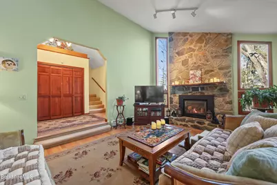 551 Tamarack Rd, Pittsfield, MA 01201 - Photo 6