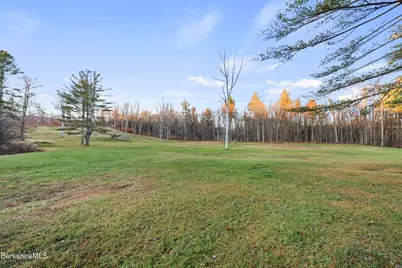 407 Churchill St, Pittsfield, MA 01201 - Photo 10