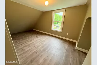 319 Old Columbia St, Adams, MA 01220 - Photo 12