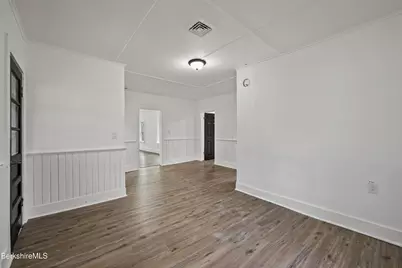 41 Prospect St, North Adams, MA 01247 - Photo 28