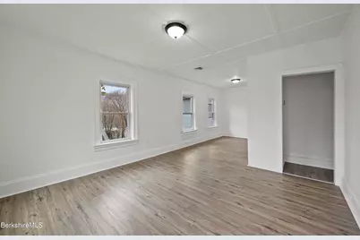 41 Prospect St, North Adams, MA 01247 - Photo 22