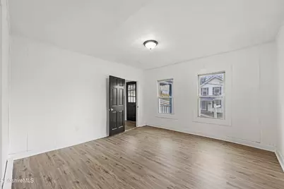 41 Prospect St, North Adams, MA 01247 - Photo 4