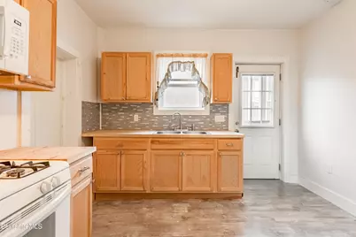 469 Fenn St, Pittsfield, MA 01201 - Photo 16