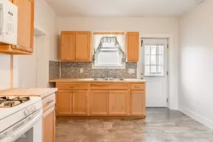 469 Fenn St, Pittsfield, MA 01201 - Photo 16