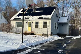 18 Chestnut St, Dalton, MA 01226 - Photo 2