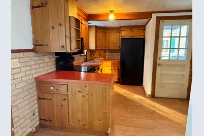 18 Chestnut St, Dalton, MA 01226 - Photo 8