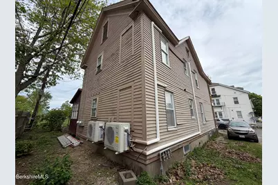 17 Wallace Place, Pittsfield, MA 01201 - Photo 4
