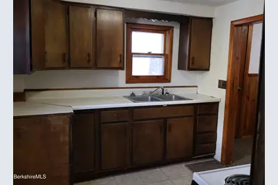 89 Columbia St, Adams, MA 01220 - Photo 4