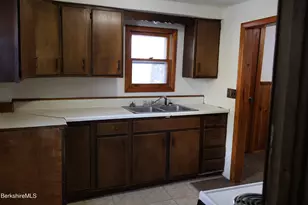 89 Columbia St, Adams, MA 01220 - Photo 4