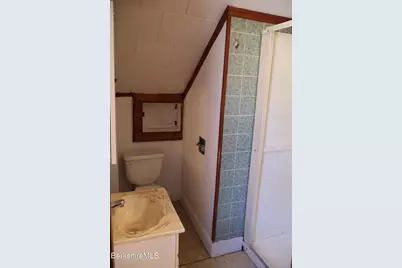 89 Columbia St, Adams, MA 01220 - Photo 8