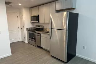 235 East St, Pittsfield, MA 01201 - Photo 2