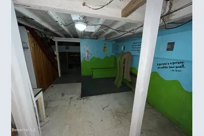 292 West St, Pittsfield, MA 01201 - Photo 36