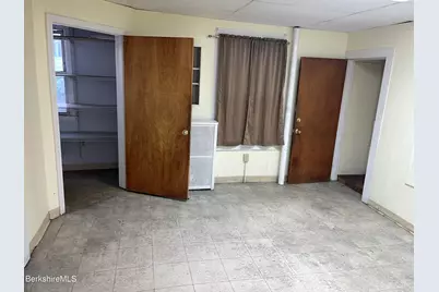 292 West St, Pittsfield, MA 01201 - Photo 12