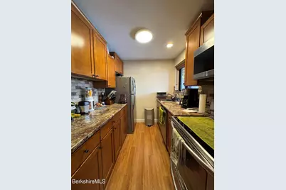 189 Stratton Rd, Williamstown, MA 01267 - Photo 4