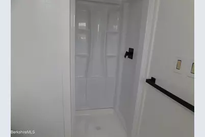 1 Lakewood Dr, Pittsfield, MA 01201 - Photo 14