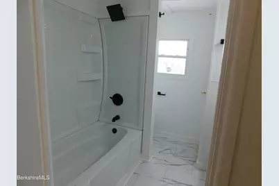 1 Lakewood Dr, Pittsfield, MA 01201 - Photo 10