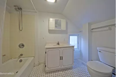 86 E Main St, Stockbridge, MA 01262 - Photo 30