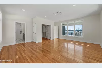 10 Aqua St, Lanesborough, MA 01237 - Photo 4