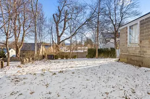 121 Edward Ave, Pittsfield, MA 01201 - Photo 2