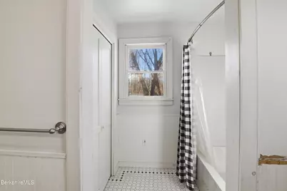 1 Clarkson Ave, Pittsfield, MA 01201 - Photo 28